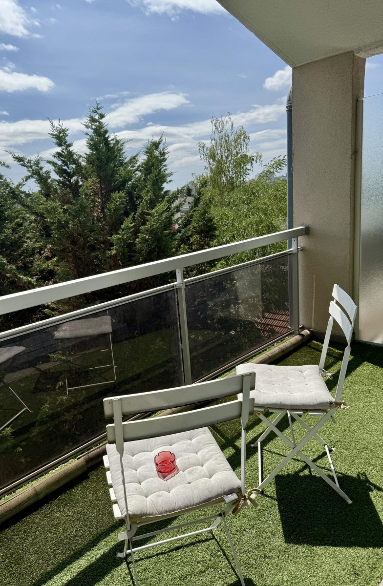 
                                                Vente
                                                 Studio 27 m² + mezzanine aménagée