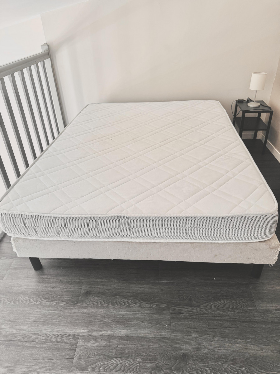 
                                                Vente
                                                 Studio 27 m² + mezzanine aménagée