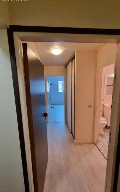 
                                                Location
                                                 Studio 27m² au cœur de Poissy refait à neuf