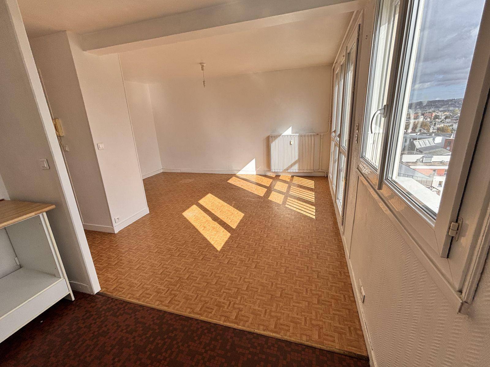 
                                                Location
                                                 Studio 28 m2 dans résidence sécurisée