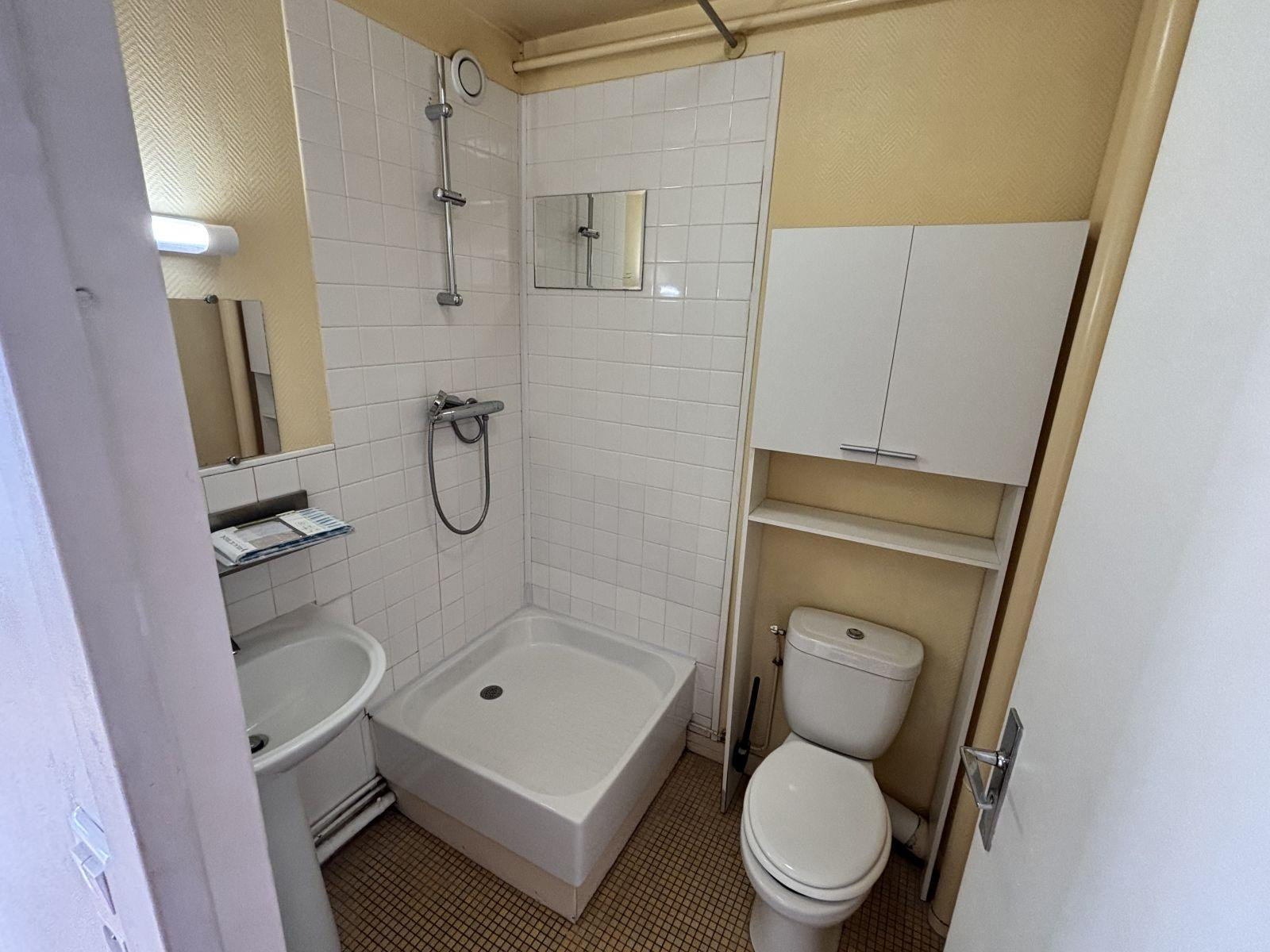 
                                                Location
                                                 Studio 28 m2 dans résidence sécurisée