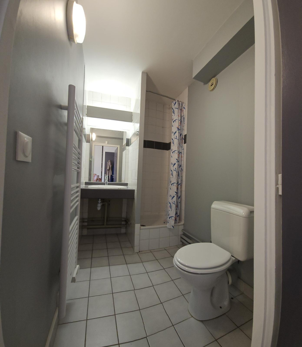 
                                                Location
                                                 Studio 28 m2 Lyon 7ème 624 €