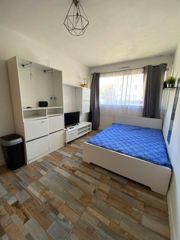 
                                                Location
                                                 Studio 2min à pied de la Timone