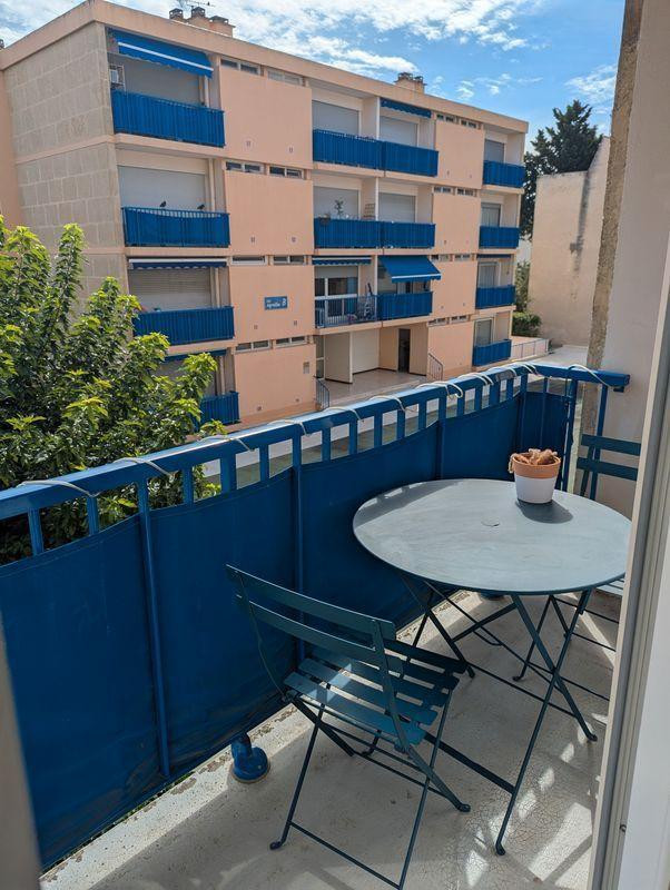 
                                                Location
                                                 Studio 30 m2 avec balcon