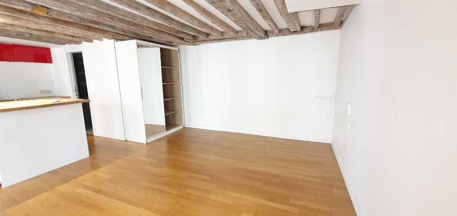 
                                                Location
                                                 Studio 30 m2 dans le Marais