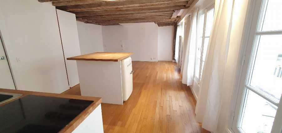 
                                                Location
                                                 Studio 30 m2 dans le Marais