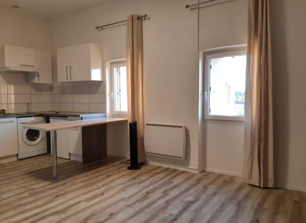 
                                                Location
                                                 Studio 30m² meublé Hypercentre historique Lavaur