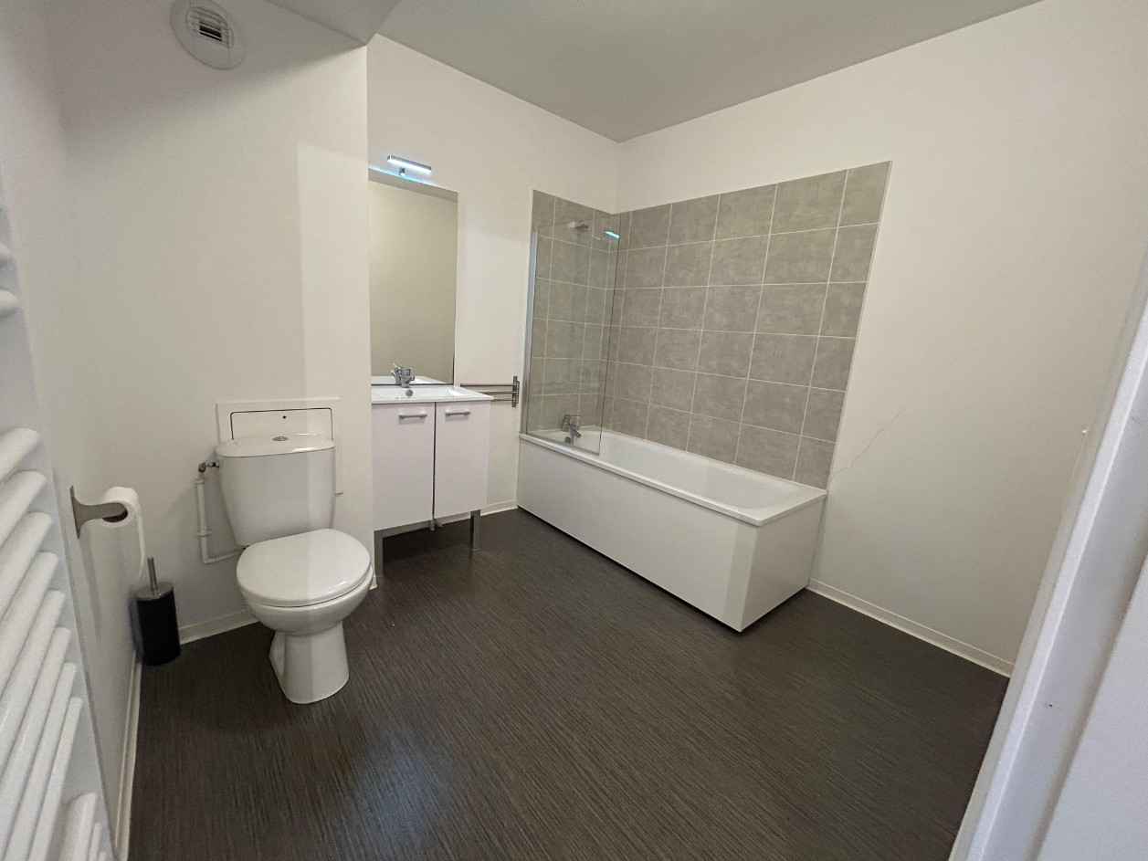 
                                                Vente
                                                 Studio 30m2 avec balcon & parking Quartier St-Jean