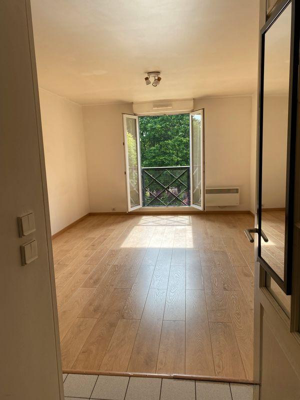 
                                                Location
                                                 Studio 31m2