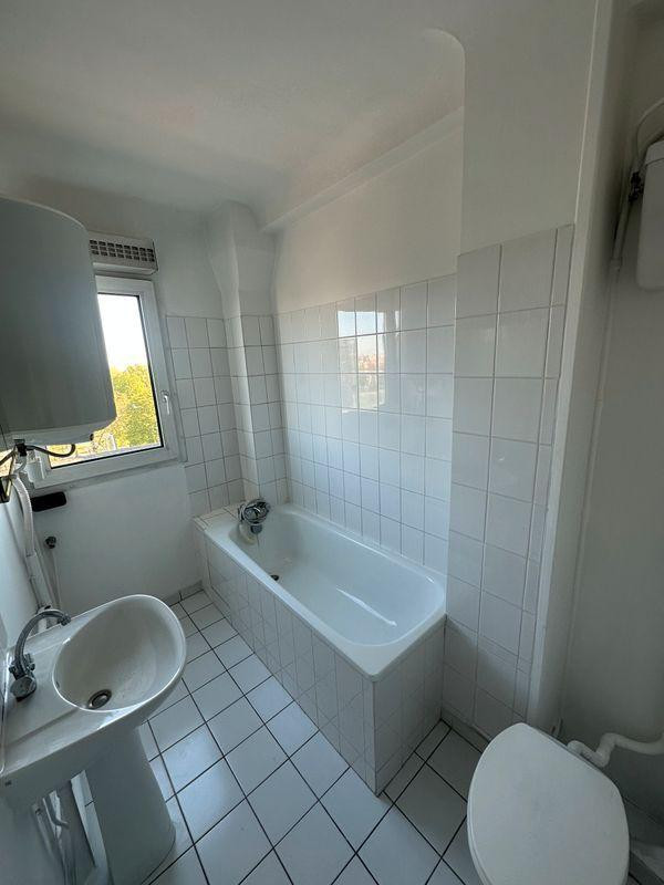 
                                                Location
                                                 Studio 31M2 6eme étage Montrouge