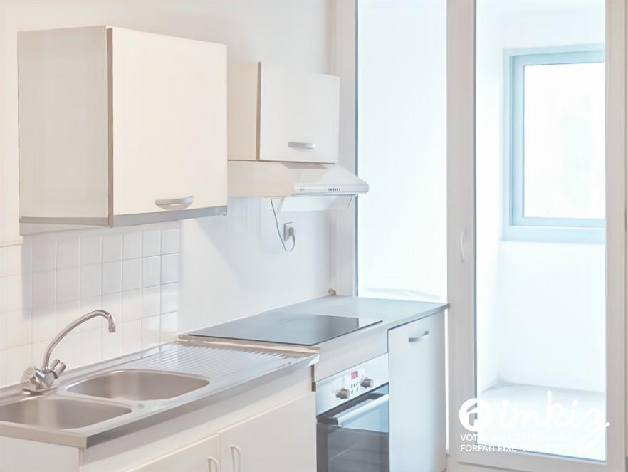 
                                                Vente
                                                 studio  33m2 avec loggia  isolée