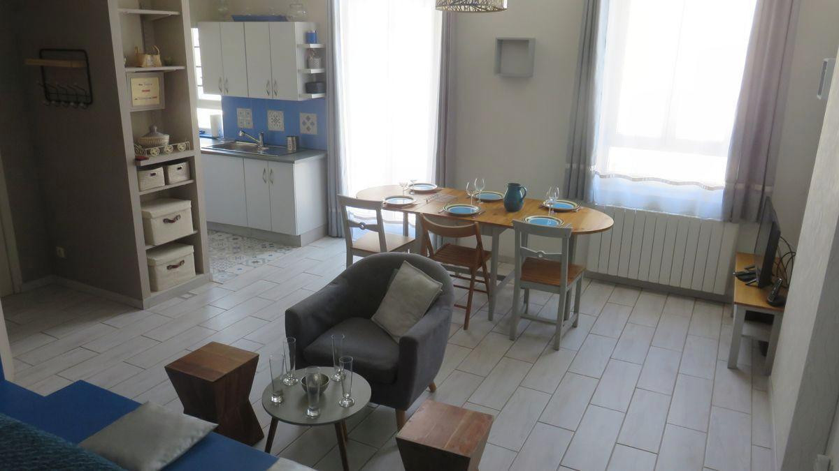 
                                                Location
                                                 Studio 34 m², meublé, calme, Timone / Castellane