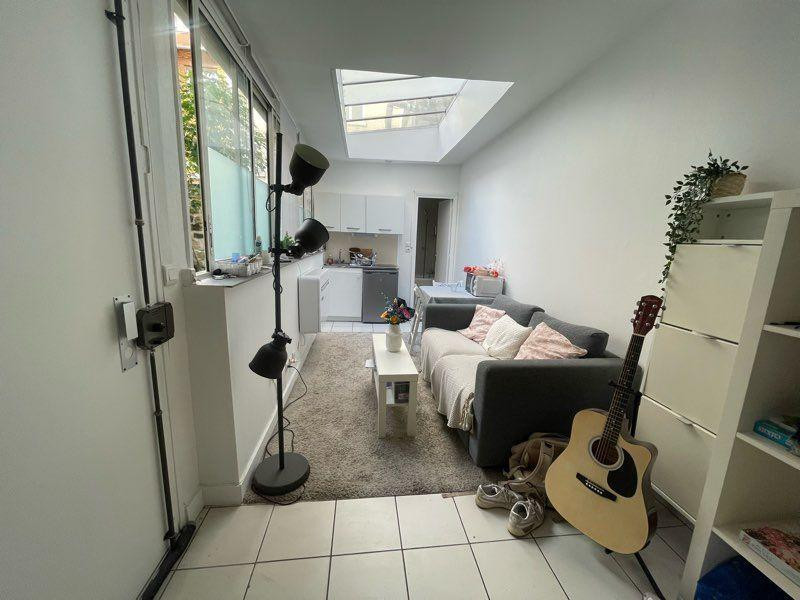 
                                                Location
                                                 Studio 37 rue Lhomond