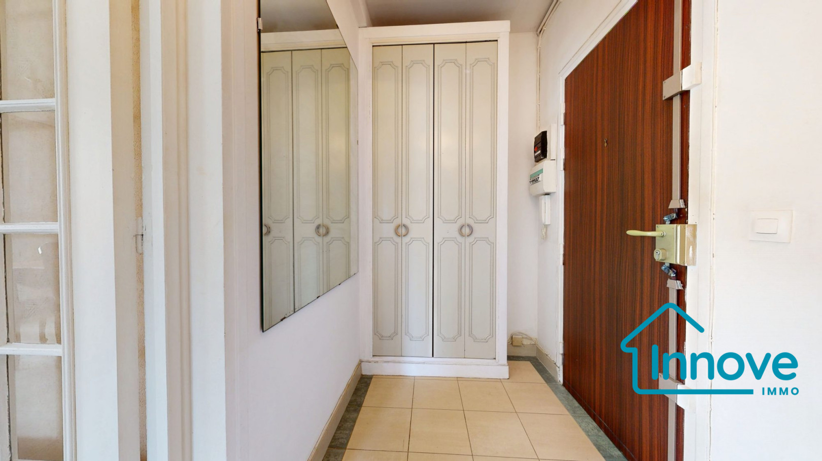 
                                                Vente
                                                 Studio - 38 m2 - Jonchère