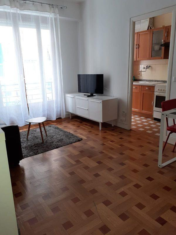 
                                                Location
                                                 Studio 40m2 hotel des postes
