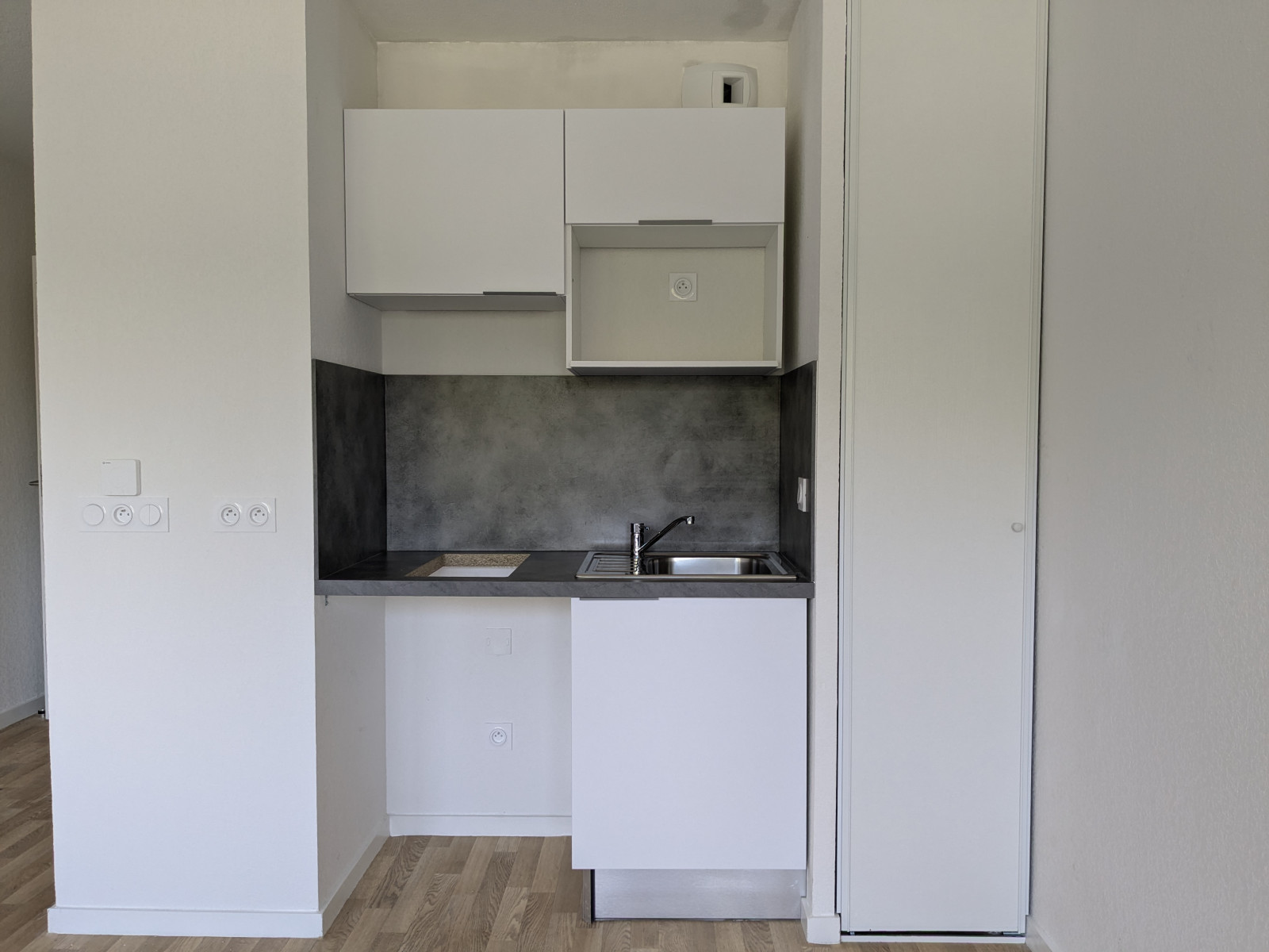 
                                                Location
                                                 Studio
