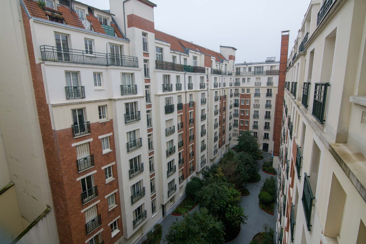 
                                                Vente
                                                 Studio avec balcon