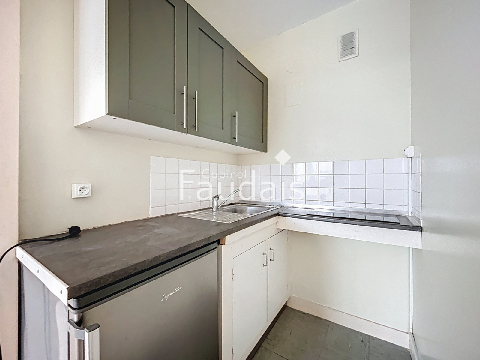 
                                                Location
                                                 Studio 