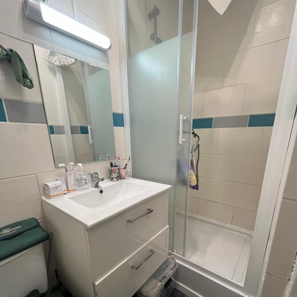 
                                                Vente
                                                 Studio