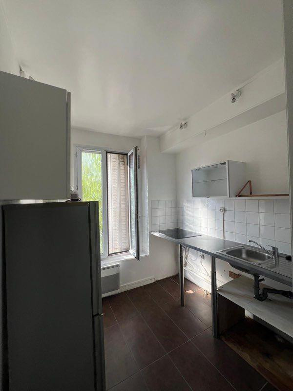 
                                                Location
                                                 Studio