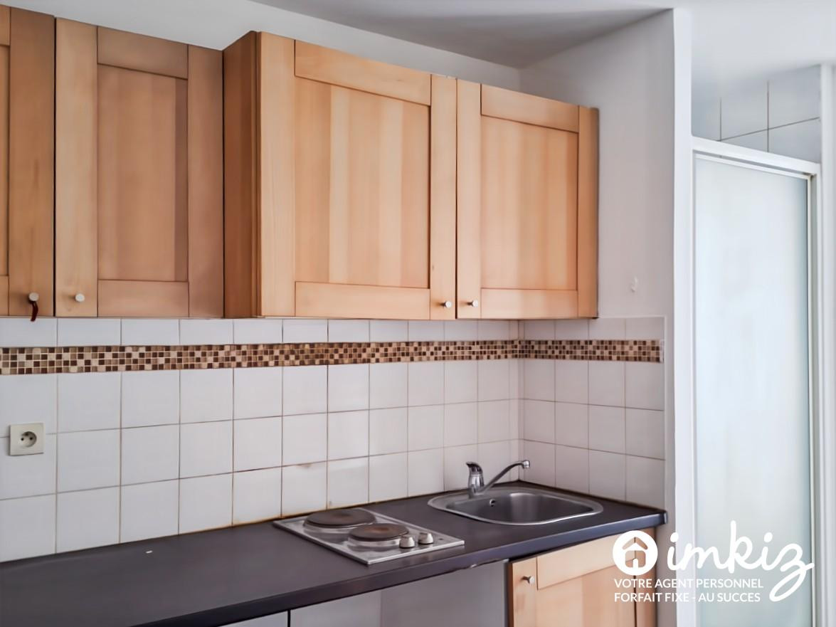 
                                                Vente
                                                 Studio 9m2 - au pied du Sacré Cœur - DPE B