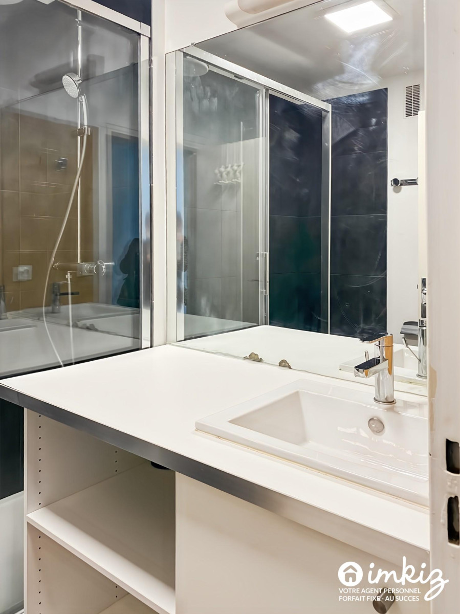 
                                                Vente
                                                 Studio à 2 pas des Buttes Chaumont