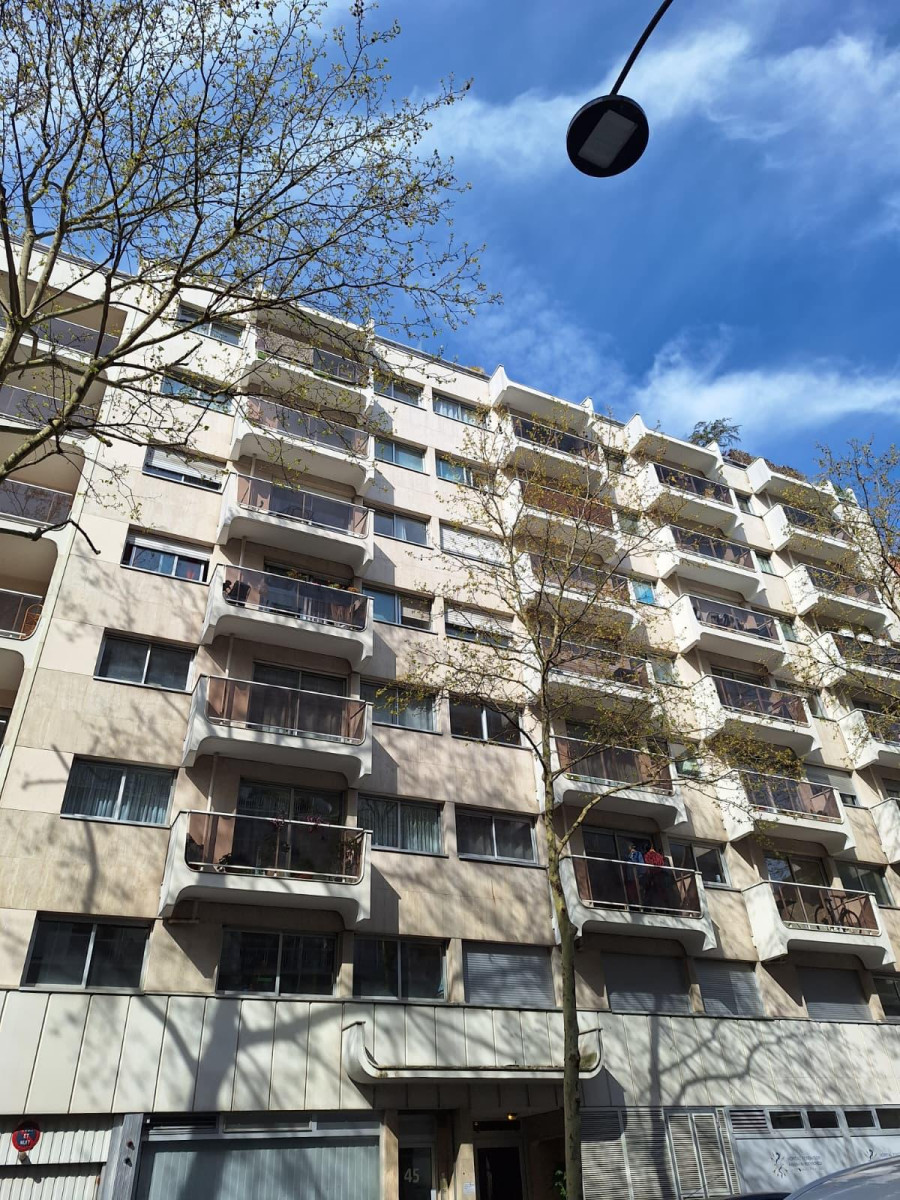 
                                                Vente
                                                 Studio à 2 pas des Buttes Chaumont