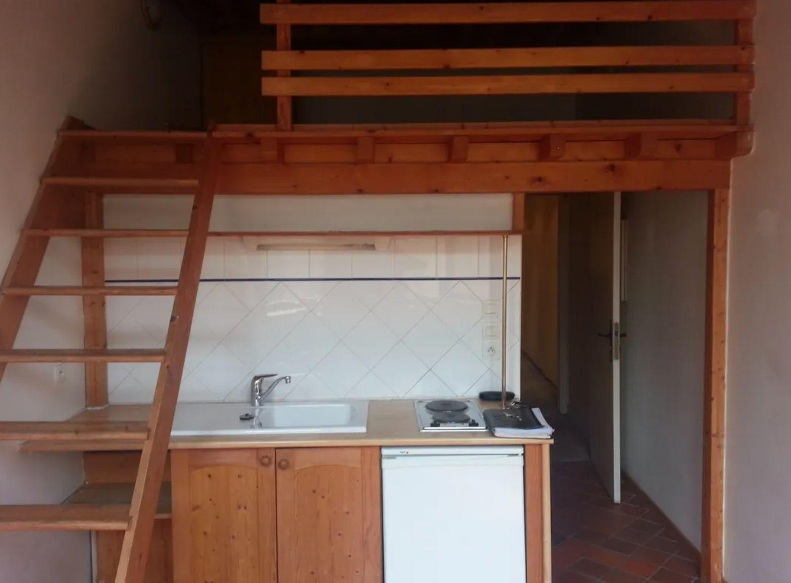 
                                                Location
                                                 STUDIO A 300 M de BELLECOUR
