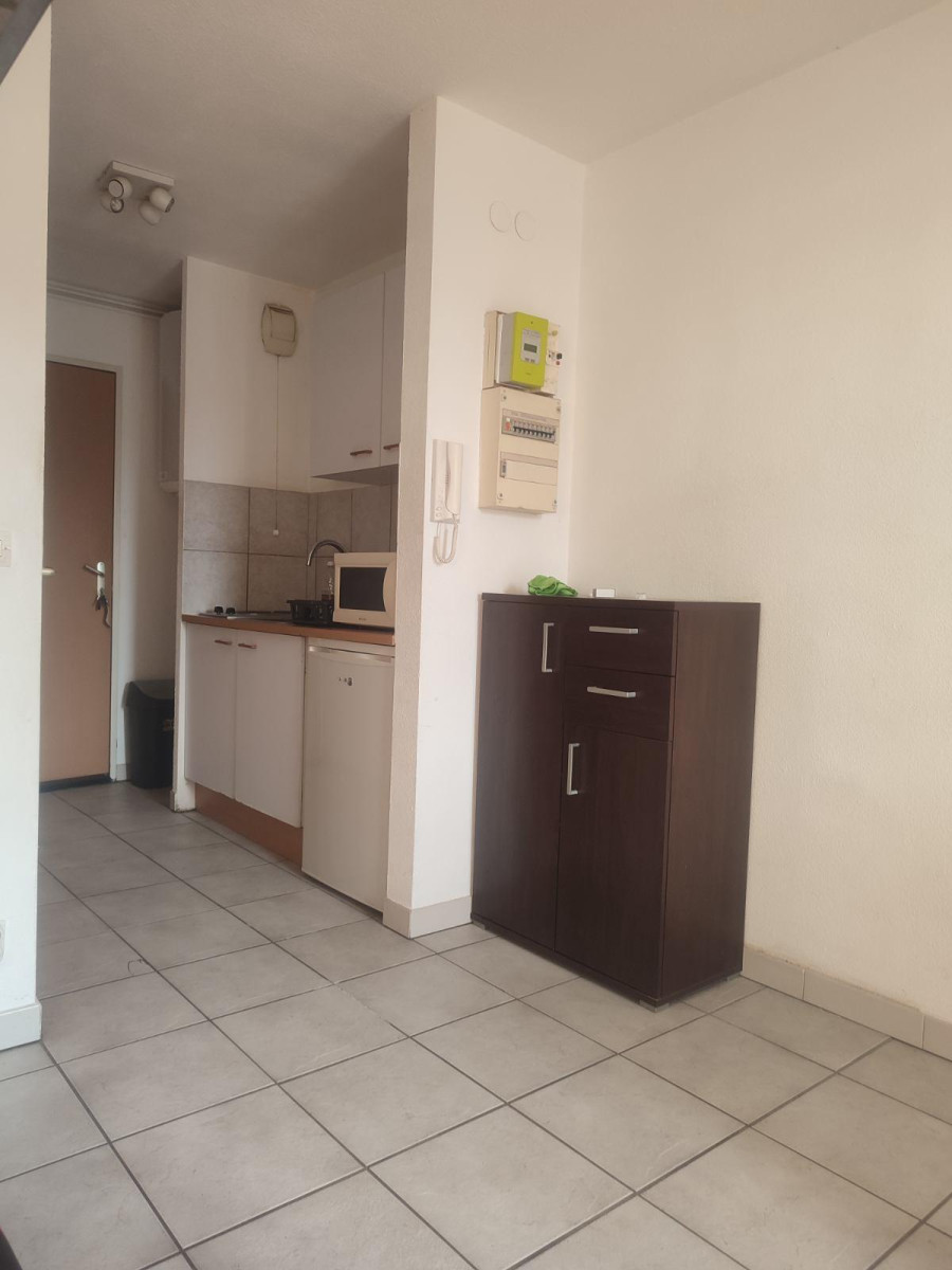
                                                Location
                                                 Studio a deux pas de l'UPVD de Perpignan