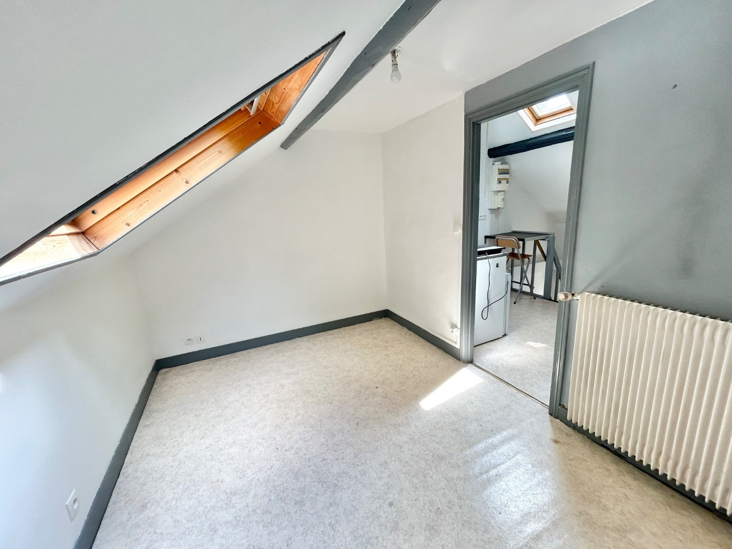
                                                Location
                                                 Studio à deux pas du CHU