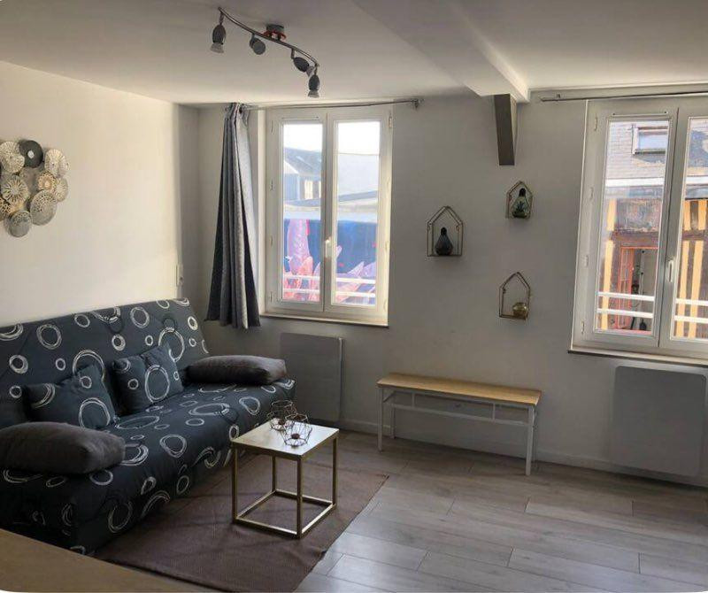 
                                                Location
                                                 Studio à louer