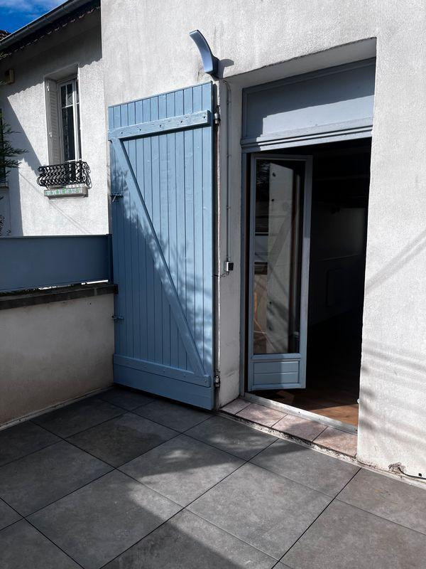 
                                                Location
                                                 Studio à louer