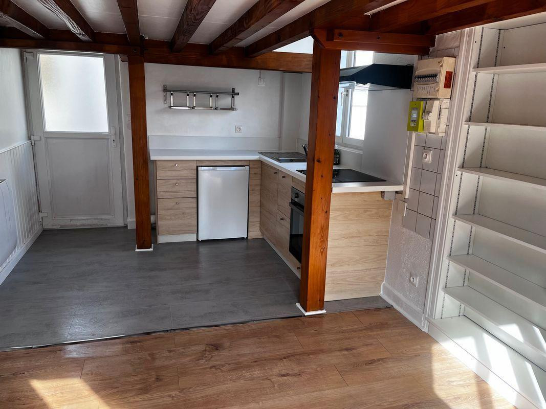 
                                                Location
                                                 Studio à louer