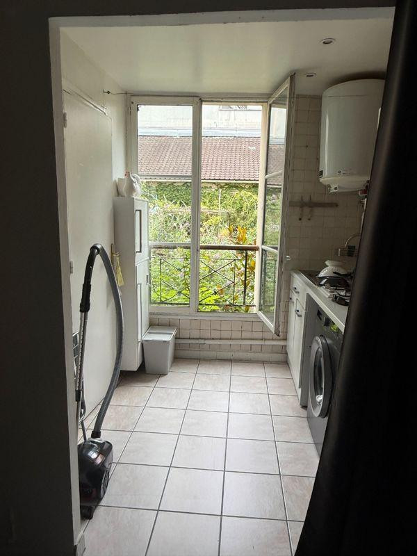 
                                                Location
                                                 Studio à louer