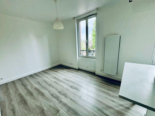 
                                                Location
                                                 Studio à louer à Chaville