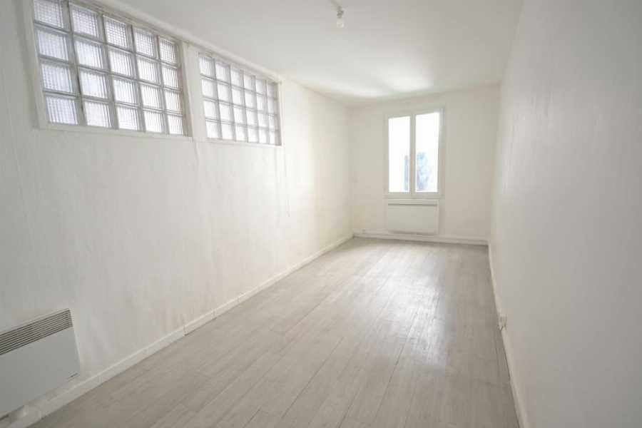 
                                                Location
                                                 Studio à louer à Malakoff