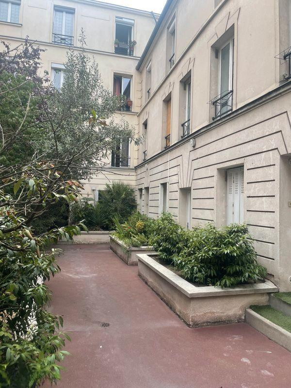 
                                                Location
                                                 Studio à louer complètement équipé