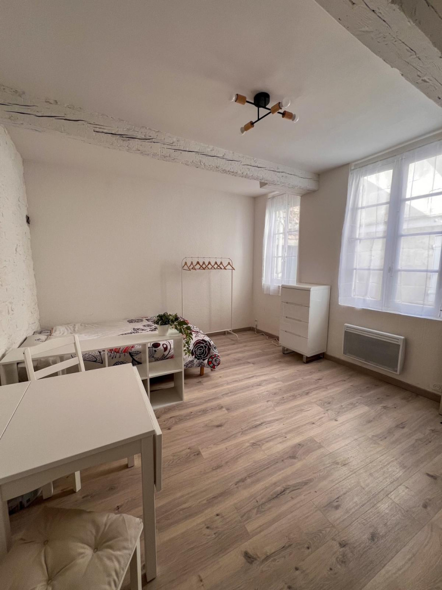 
                                                Location
                                                 Studio à louer - Écusson Nîmes