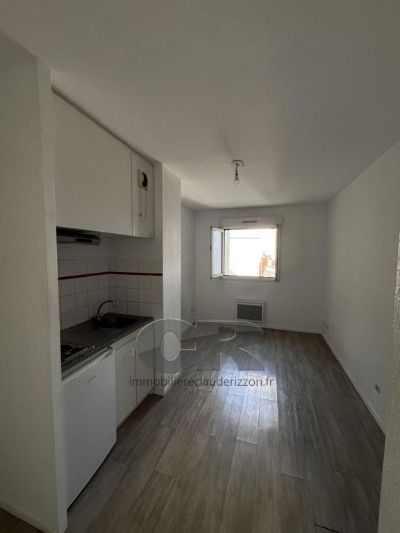 
                                                Location
                                                 Studio à louer fonctionnel - coeur de ville/gare