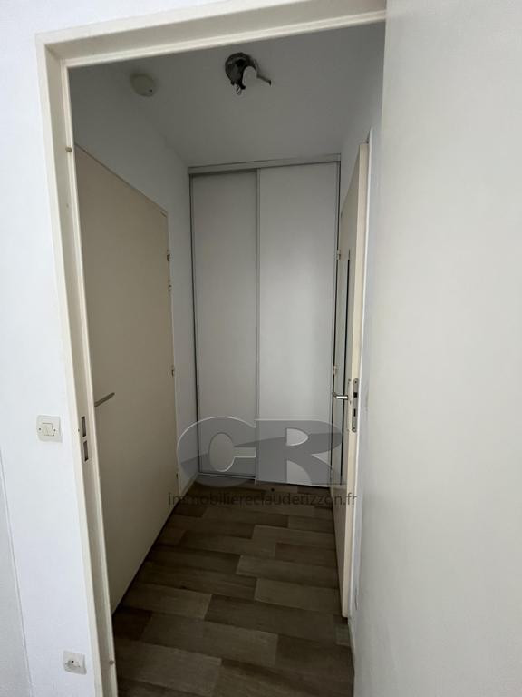 
                                                Location
                                                 Studio à louer fonctionnel - coeur de ville/gare