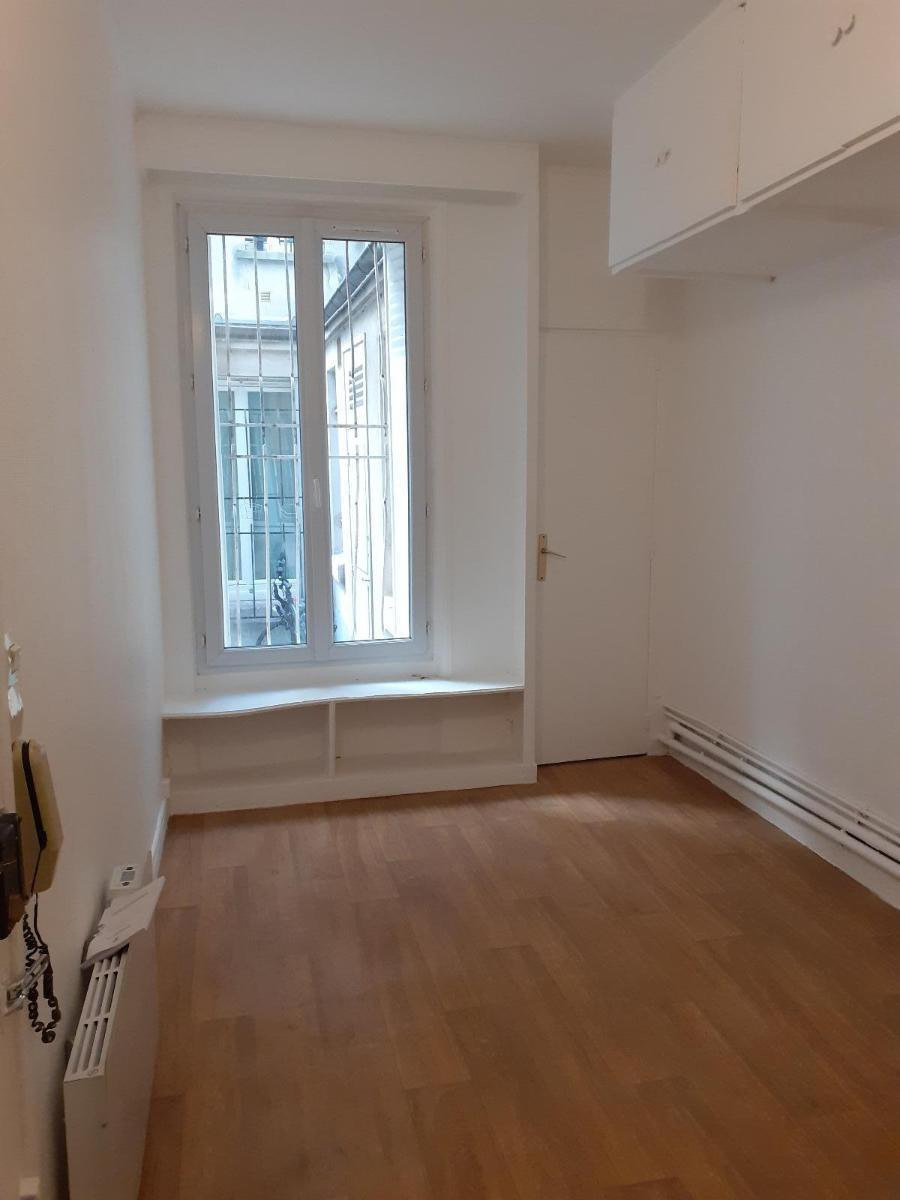 
                                                Location
                                                 Studio à louer Mairie du 18ème
