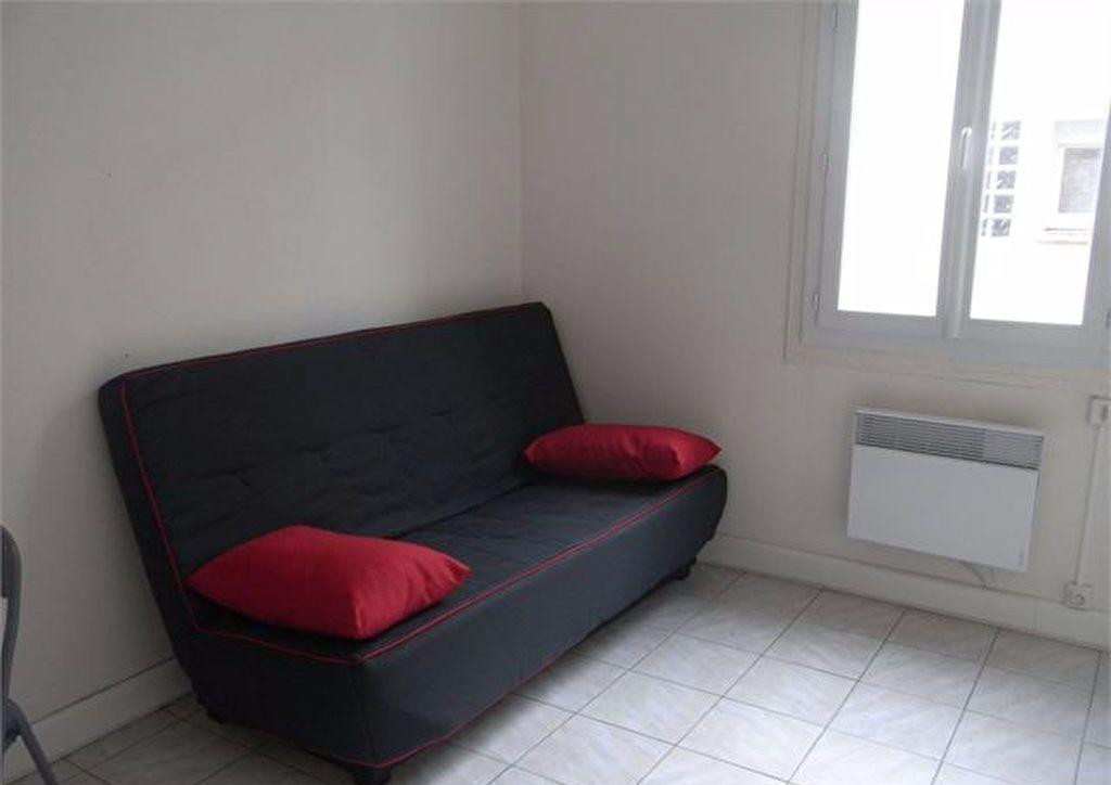 
                                                Location
                                                 Studio à louer Paris 20ème