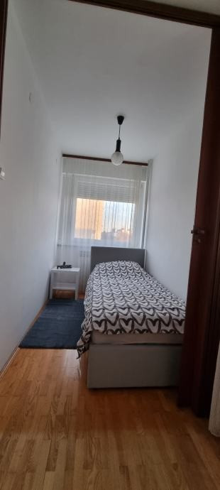 
                                                Location
                                                 Studio à NANTERRE, idéal pour une personne seule