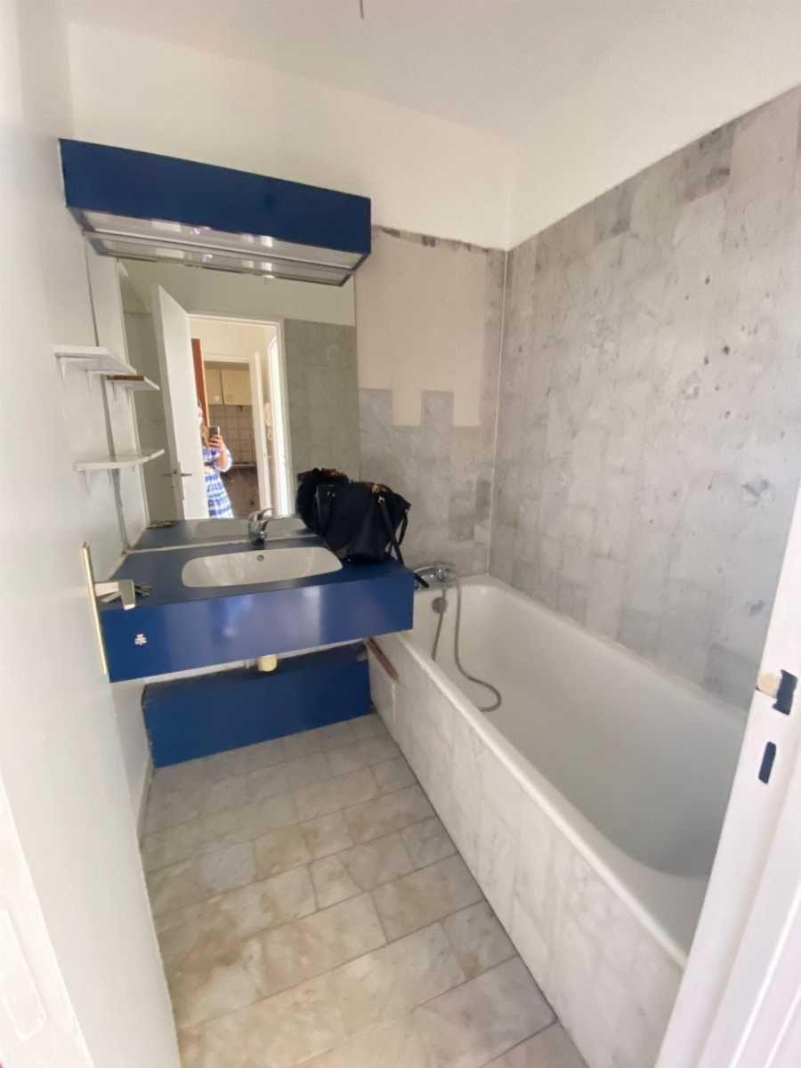 
                                                Location
                                                 Studio à Paris 15ème Convention