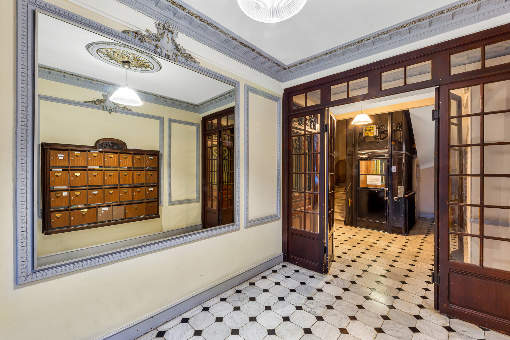 
                                                Vente
                                                 Studio à vendre à Nice – Carré d’Or