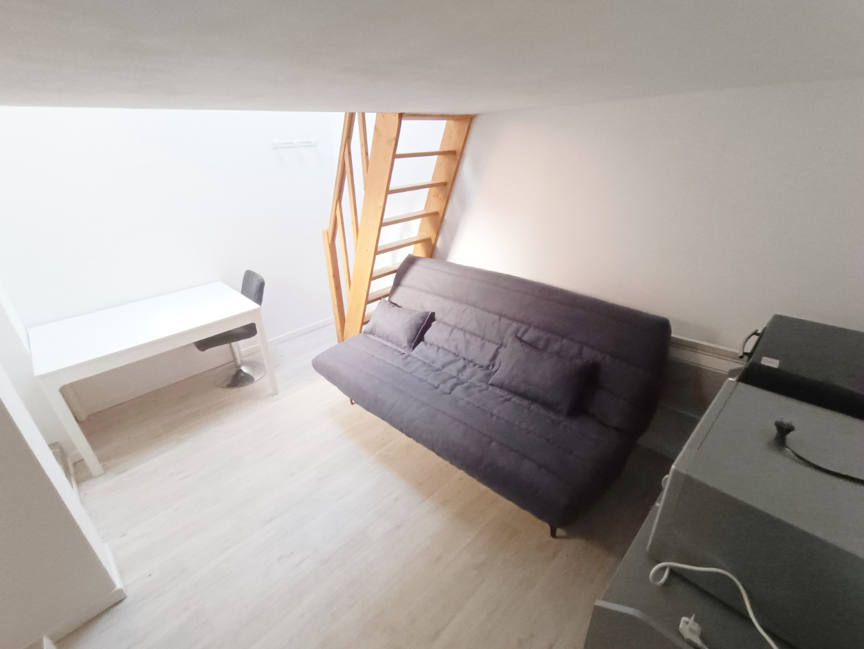 
                                                Location
                                                 Studio Amiens Centre 16m2 avec mezzanine