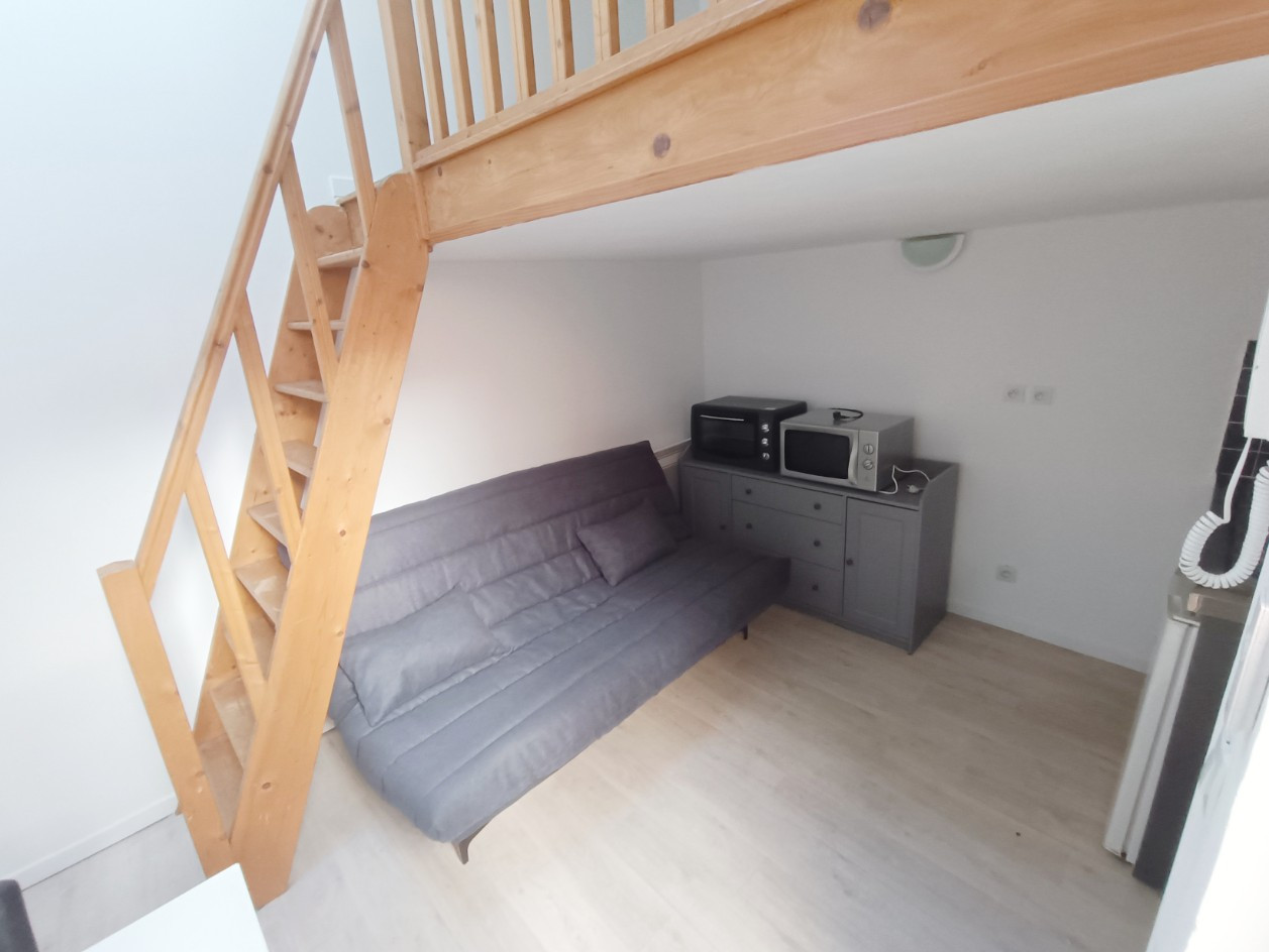 
                                                Location
                                                 Studio Amiens Centre 16m2 avec mezzanine