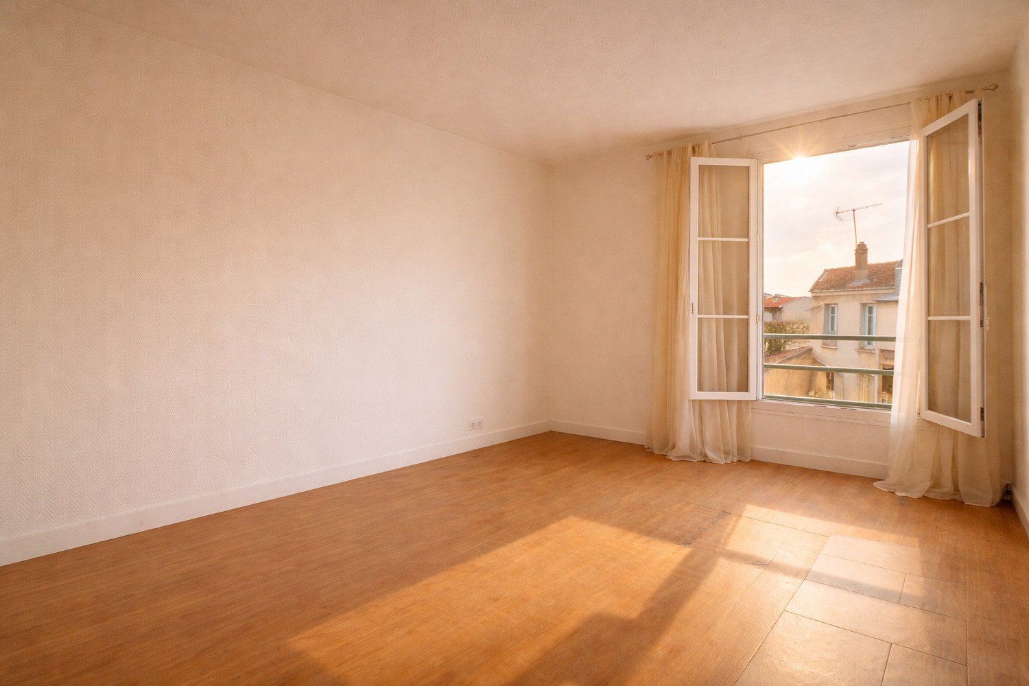 
                                                Vente
                                                 Studio Arceuil sur cours