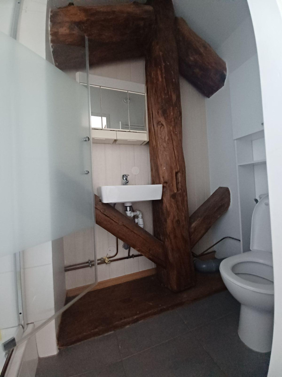 
                                                Location
                                                 Studio atypique