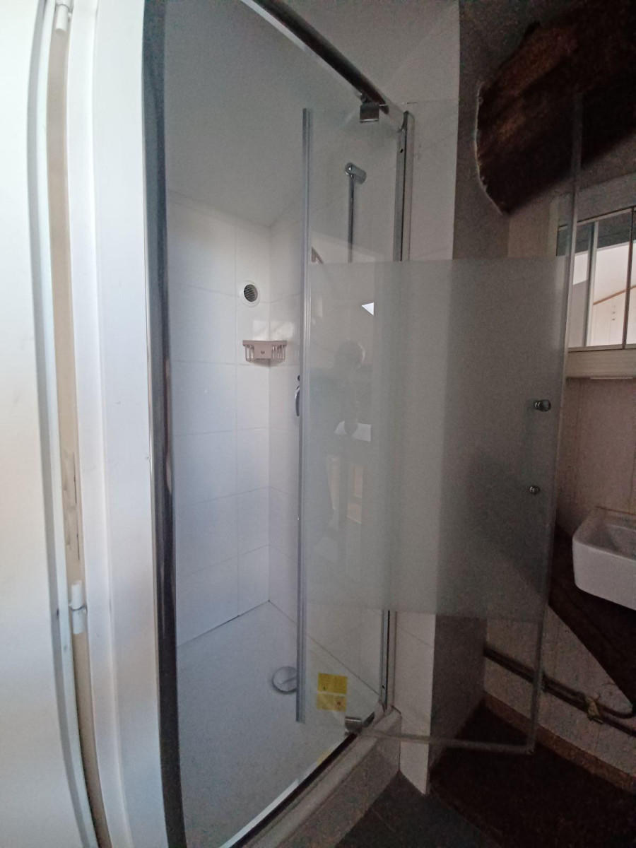 
                                                Location
                                                 Studio atypique